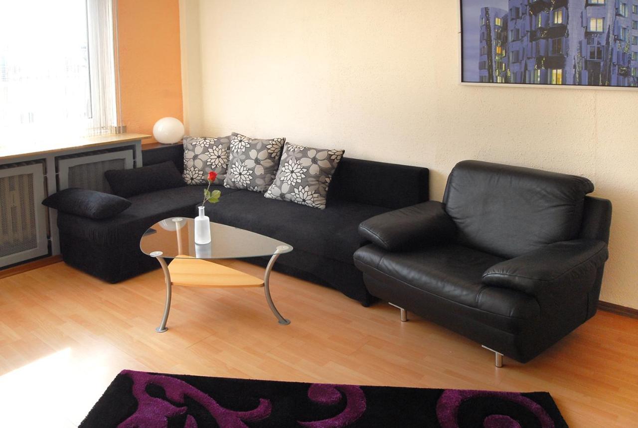 Pitstop & Boardinghouse Aparthotel